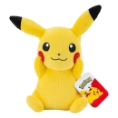 Dieser süße und kuschelige 20 cm Plüsch Pikachu ist ein Muss für alle Pokémon-Fans.